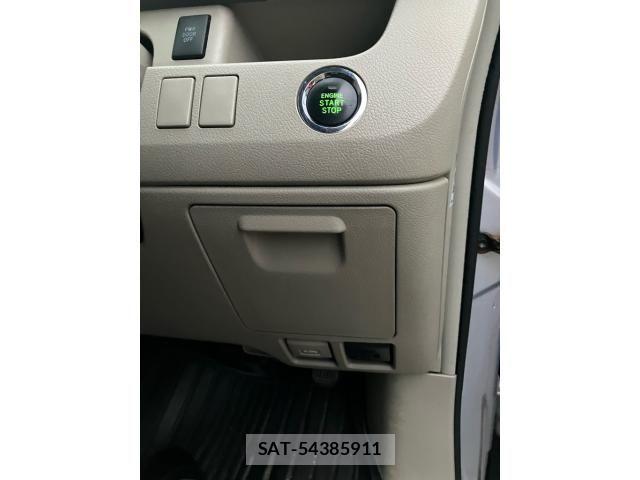 Toyota NOAH 2010-04 8849434-16