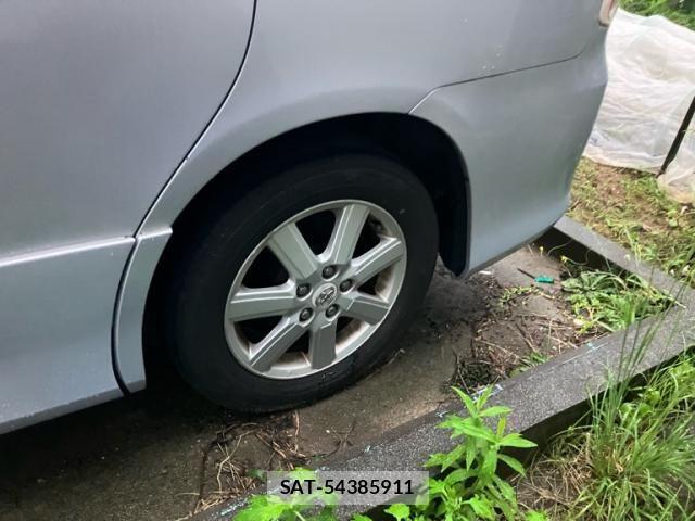 Toyota NOAH 2010-04 8849434-7