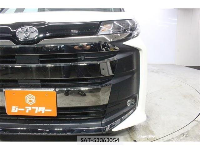 Toyota NOAH 2023-03 8849137-12