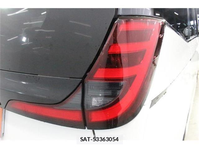 Toyota NOAH 2023-03 8849137-17