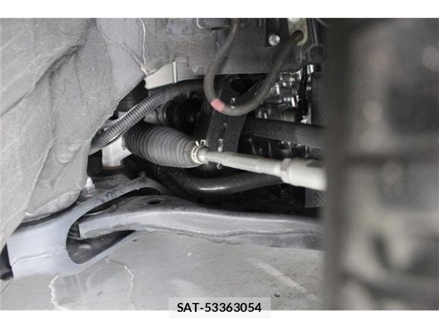 Toyota NOAH 2023-03 8849137-18