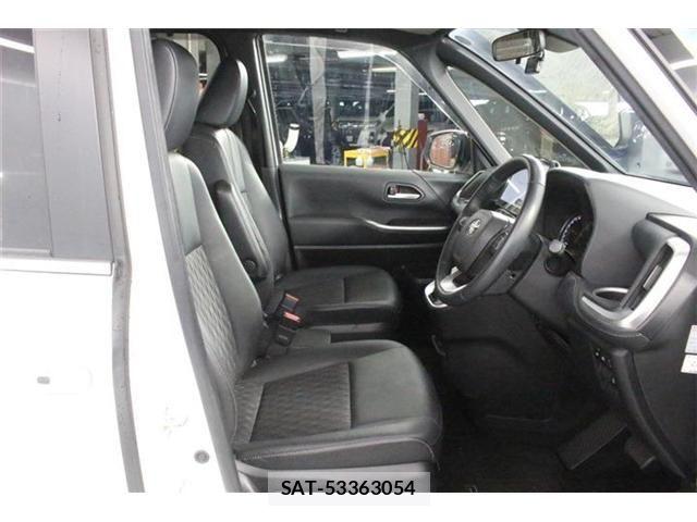 Toyota NOAH 2023-03 8849137-27