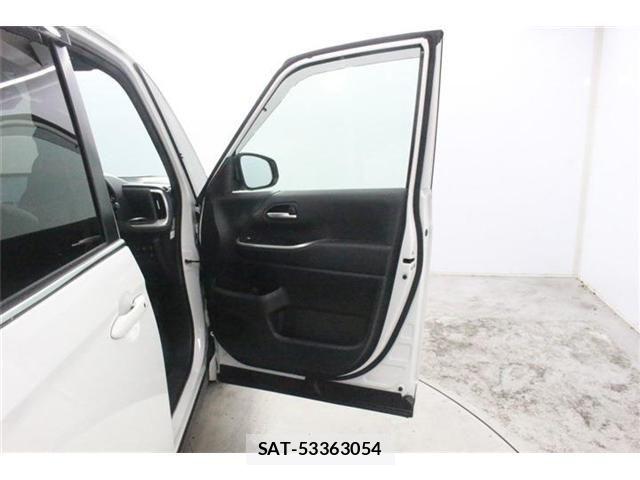 Toyota NOAH 2023-03 8849137-28
