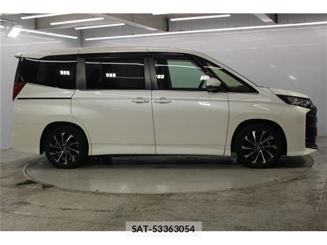 Toyota NOAH 2023-03 8849137-3