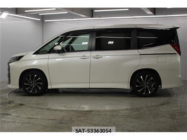 Toyota NOAH 2023-03 8849137-6