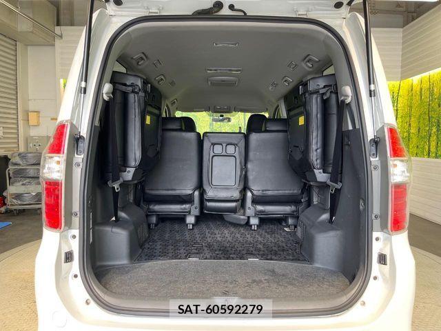 Toyota NOAH 2009-11 8850162-10