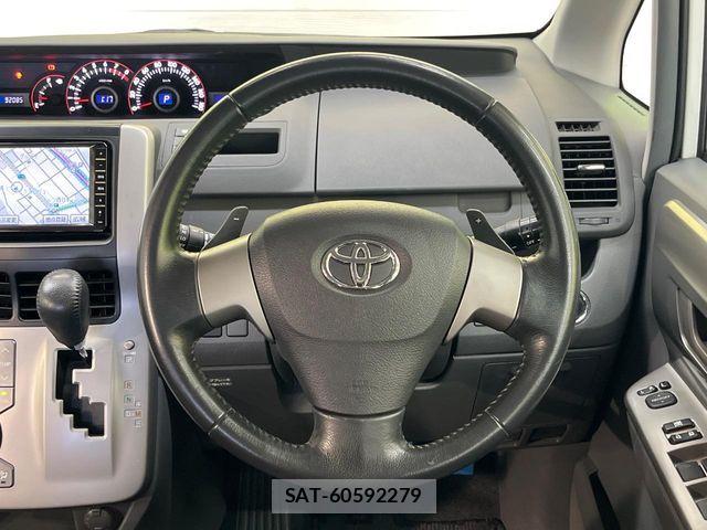 Toyota NOAH 2009-11 8850162-11
