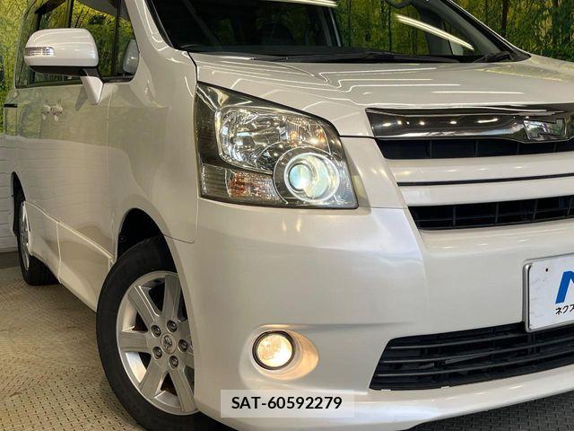 Toyota NOAH 2009-11 8850162-12