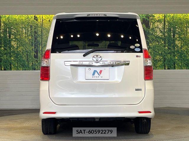 Toyota NOAH 2009-11 8850162-15