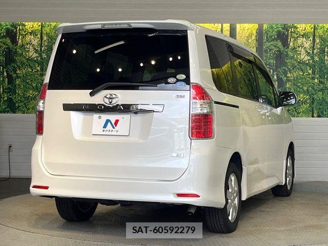 Toyota NOAH 2009-11 8850162-17