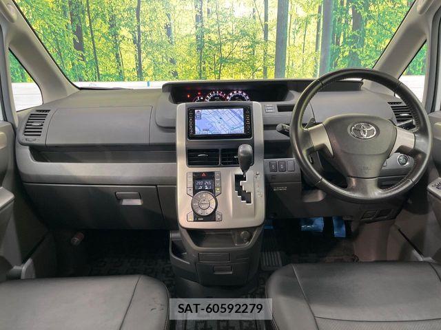 Toyota NOAH 2009-11 8850162-1