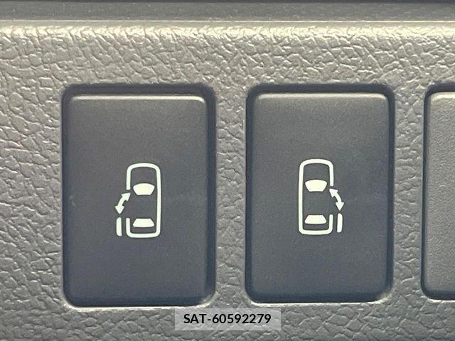 Toyota NOAH 2009-11 8850162-4