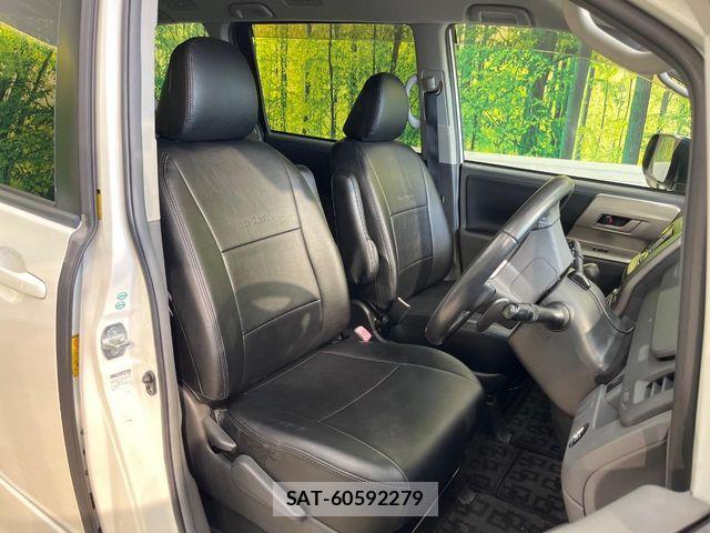 Toyota NOAH 2009-11 8850162-7