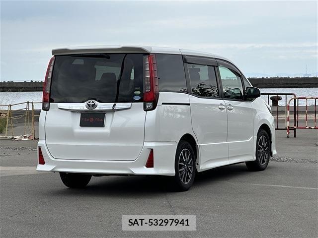 Toyota NOAH 2014-02 8850155-2