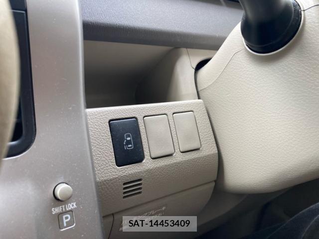 Toyota NOAH 2007-09 8850164-19