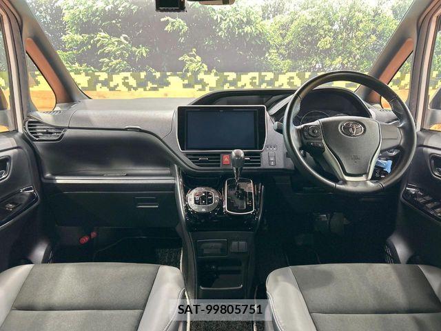Toyota NOAH 2019-08 8850153-1
