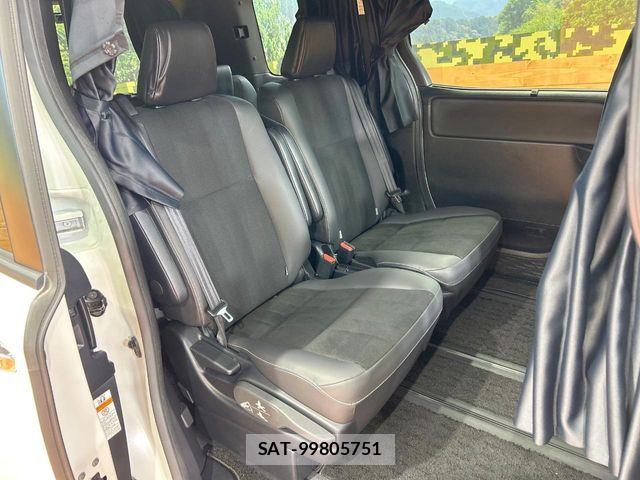 Toyota NOAH 2019-08 8850153-8