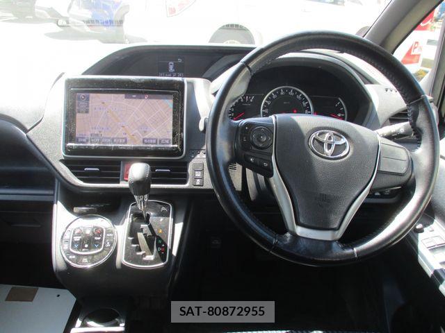 Toyota NOAH 2015-09 8850159-1