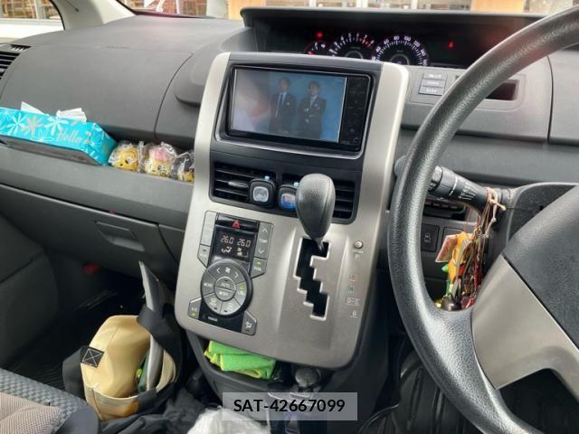Toyota NOAH 2007-09 8849353-13