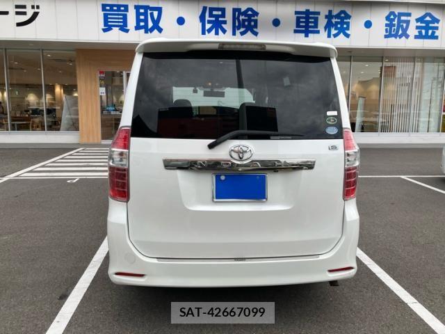 Toyota NOAH 2007-09 8849353-2