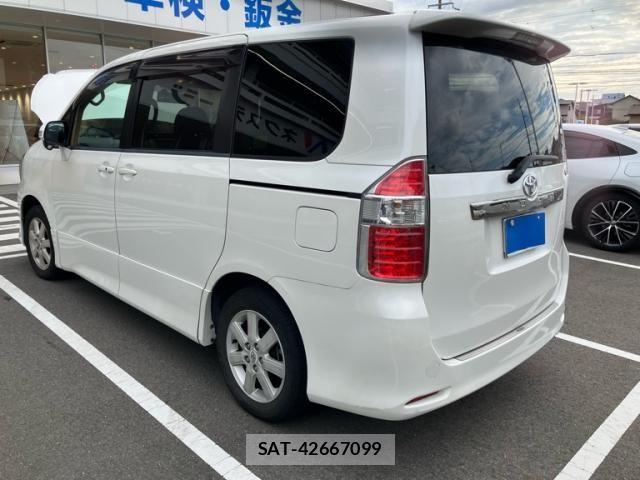 Toyota NOAH 2007-09 8849353-3
