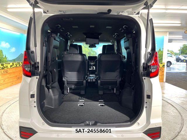 Toyota NOAH 2023-11 8850152-10