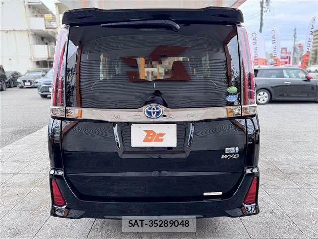 Toyota NOAH 2018-04 8871672-13