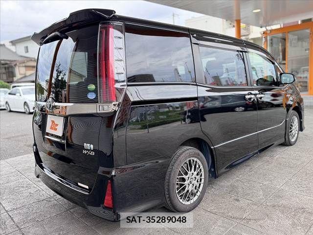 Toyota NOAH 2018-04 8871672-14