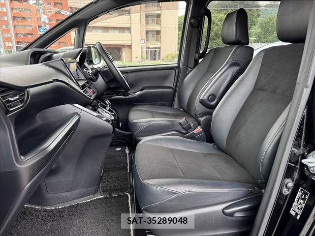 Toyota NOAH 2018-04 8871672-16