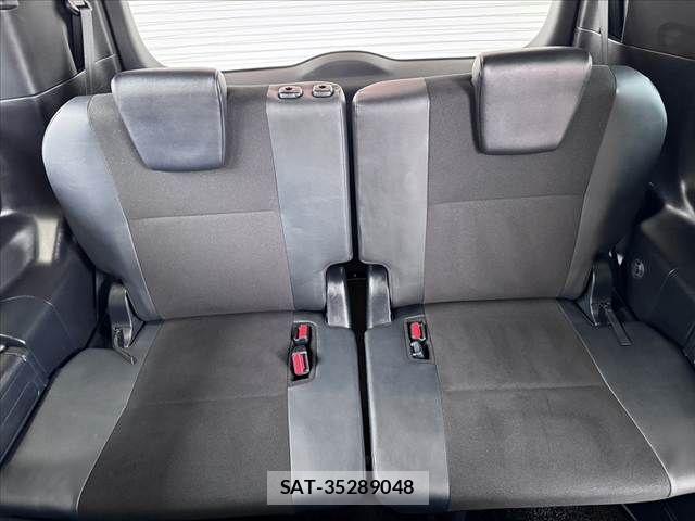 Toyota NOAH 2018-04 8871672-19