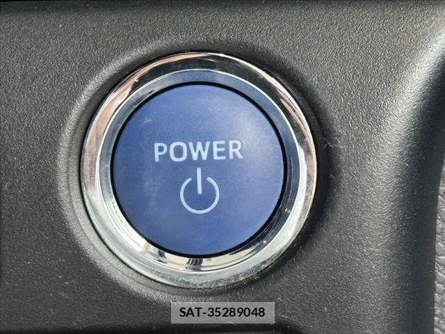 Toyota NOAH 2018-04 8871672-26