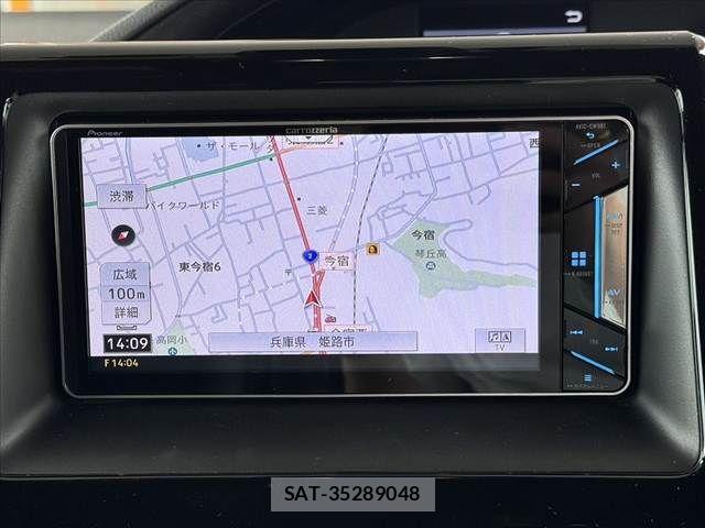 Toyota NOAH 2018-04 8871672-2