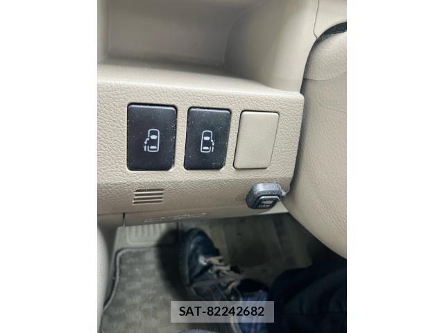 Toyota NOAH 2009-12 8871676-13