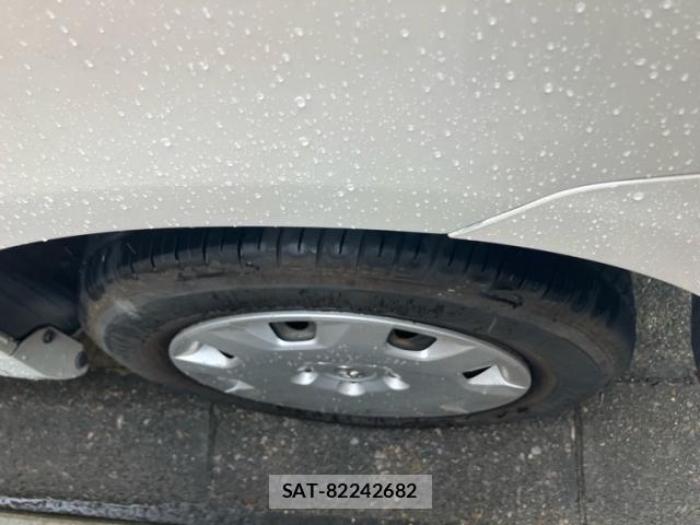 Toyota NOAH 2009-12 8871676-1