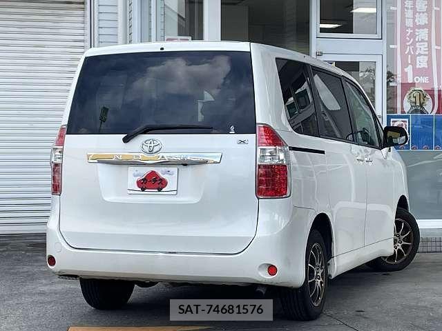 Toyota NOAH 2008-03 8871675-2