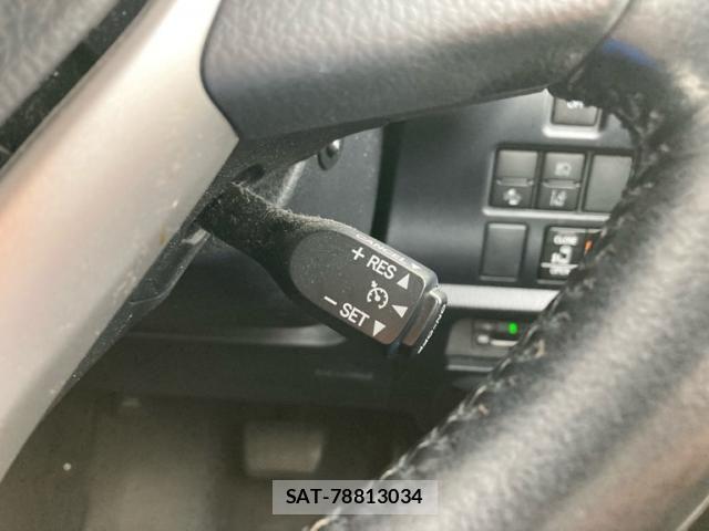Toyota NOAH 2019-09 8871671-16