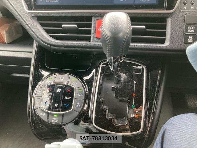 Toyota NOAH 2019-09 8871671-17