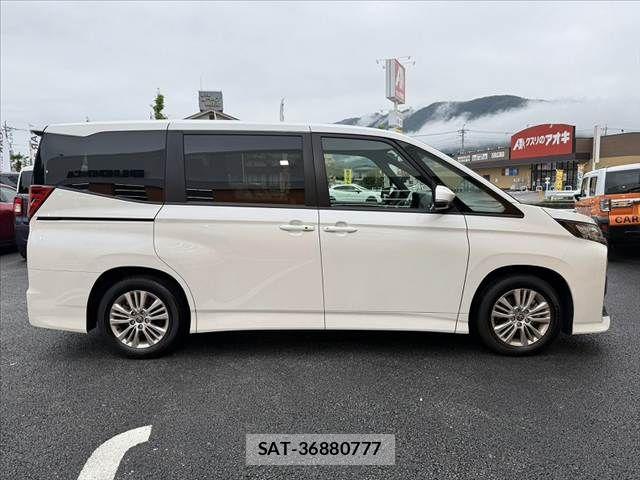 Toyota NOAH 2025-03 8871668-11