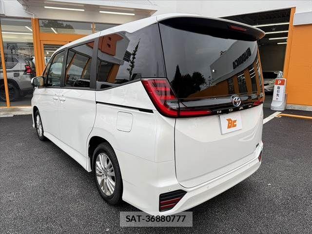 Toyota NOAH 2025-03 8871668-12