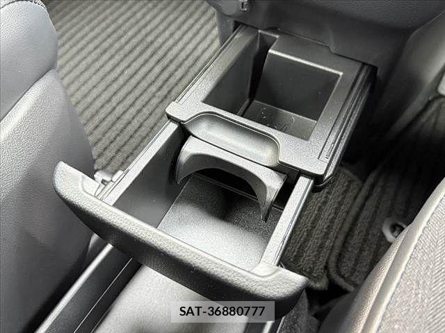 Toyota NOAH 2025-03 8871668-23