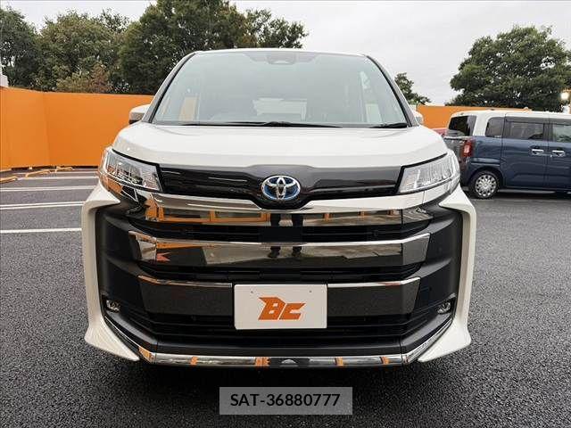 Toyota NOAH 2025-03 8871668-8