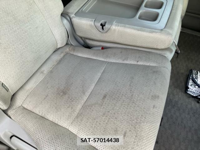 Toyota NOAH 2009-01 8871677-23