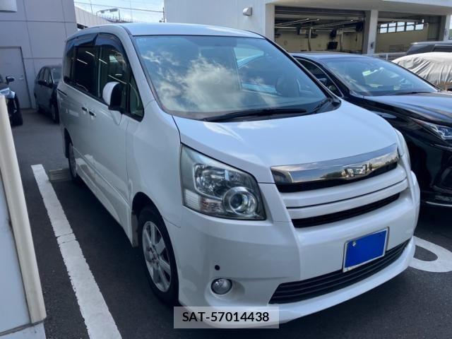 Toyota NOAH 2009-01 8871677-2