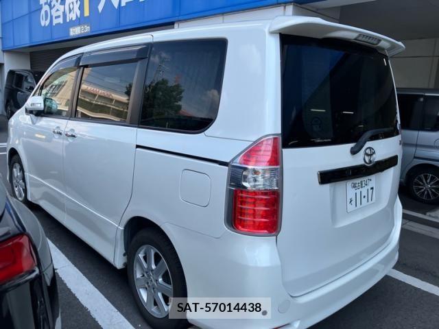 Toyota NOAH 2009-01 8871677-4