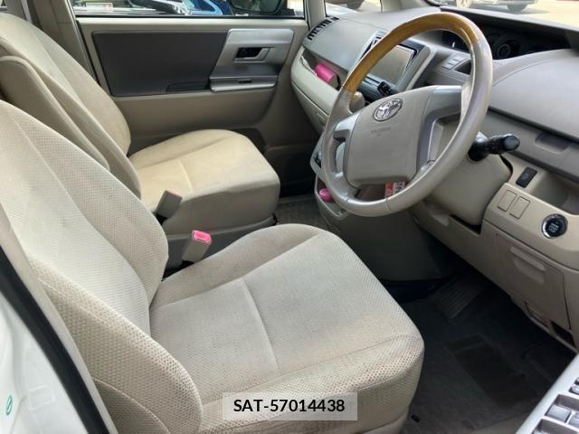 Toyota NOAH 2009-01 8871677-5