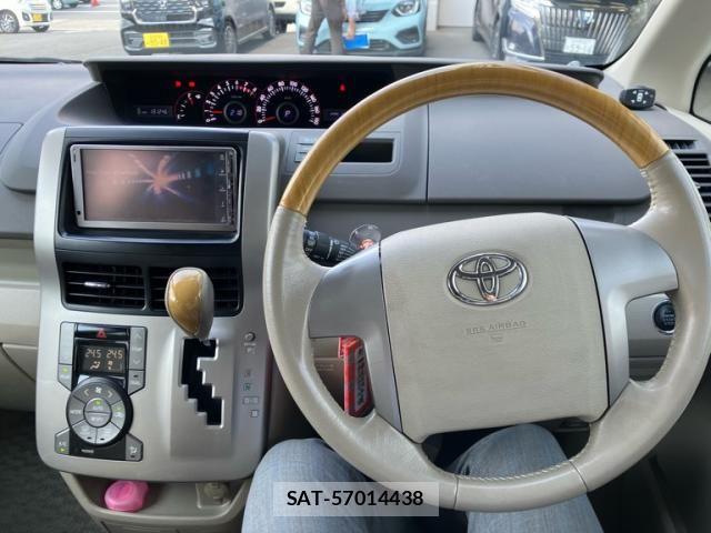 Toyota NOAH 2009-01 8871677-7