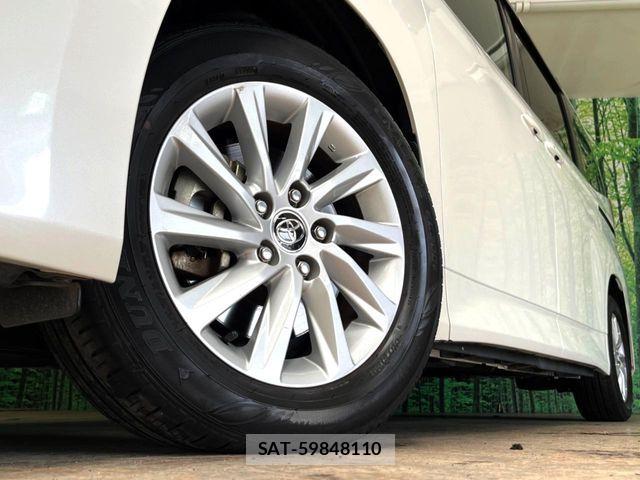 Toyota NOAH 2023-04 8871667-13