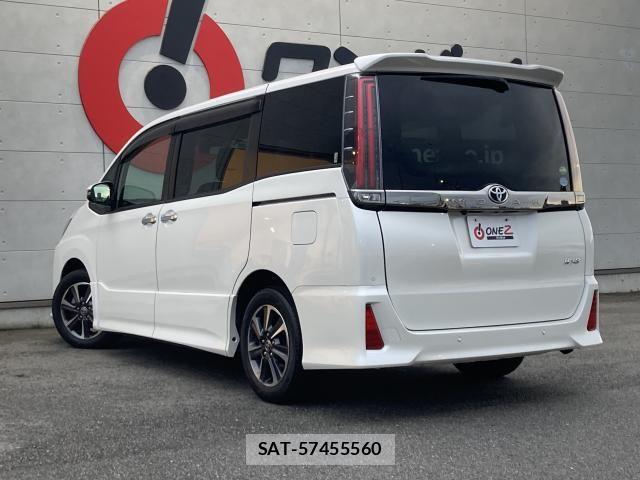 Toyota NOAH 2020-01 8871669-13