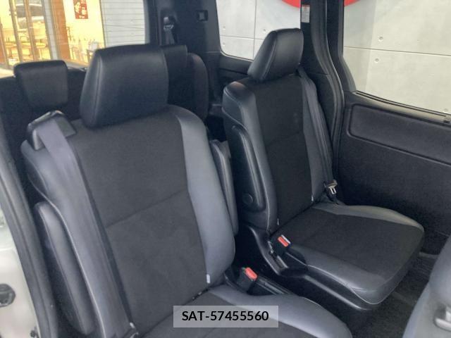 Toyota NOAH 2020-01 8871669-21