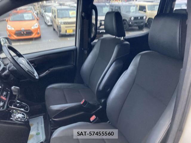 Toyota NOAH 2020-01 8871669-24